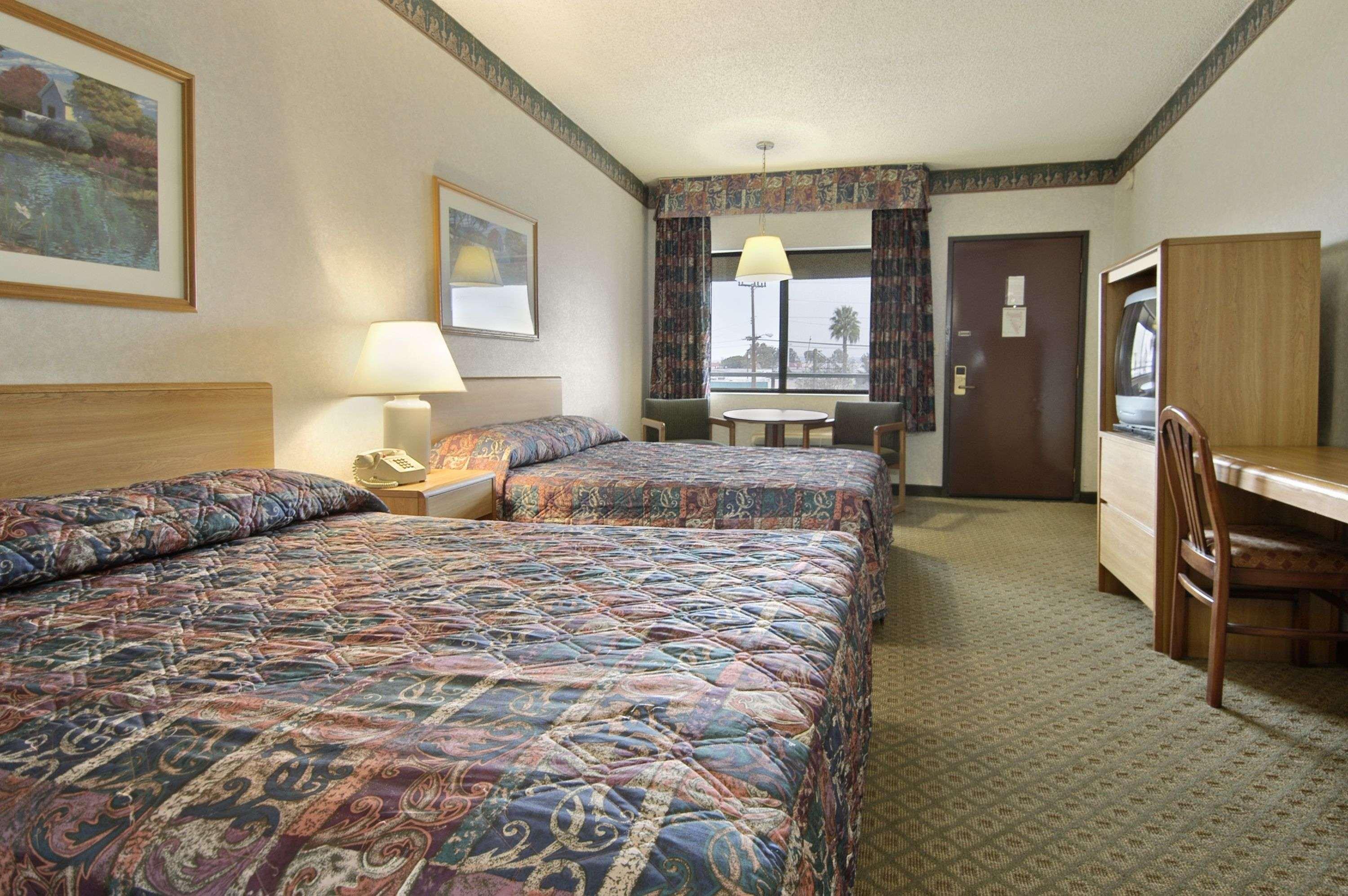 Travelodge By Wyndham Commerce Los Angeles Area Phòng bức ảnh