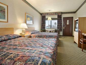 Travelodge By Wyndham Commerce Los Angeles Area Ngoại thất bức ảnh